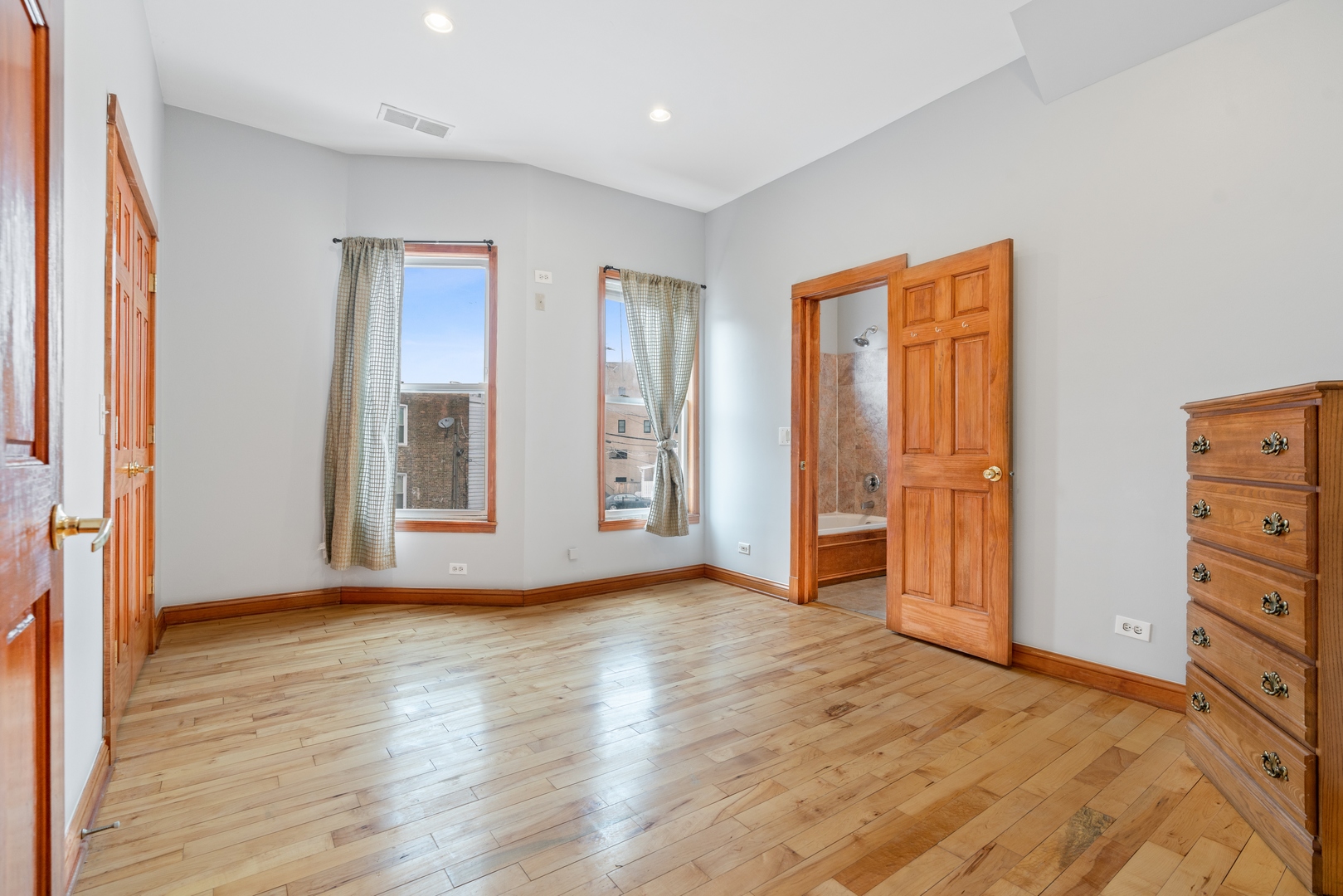 3801 North Clark Street Chicago, IL 60613 - Photo 27 of 27