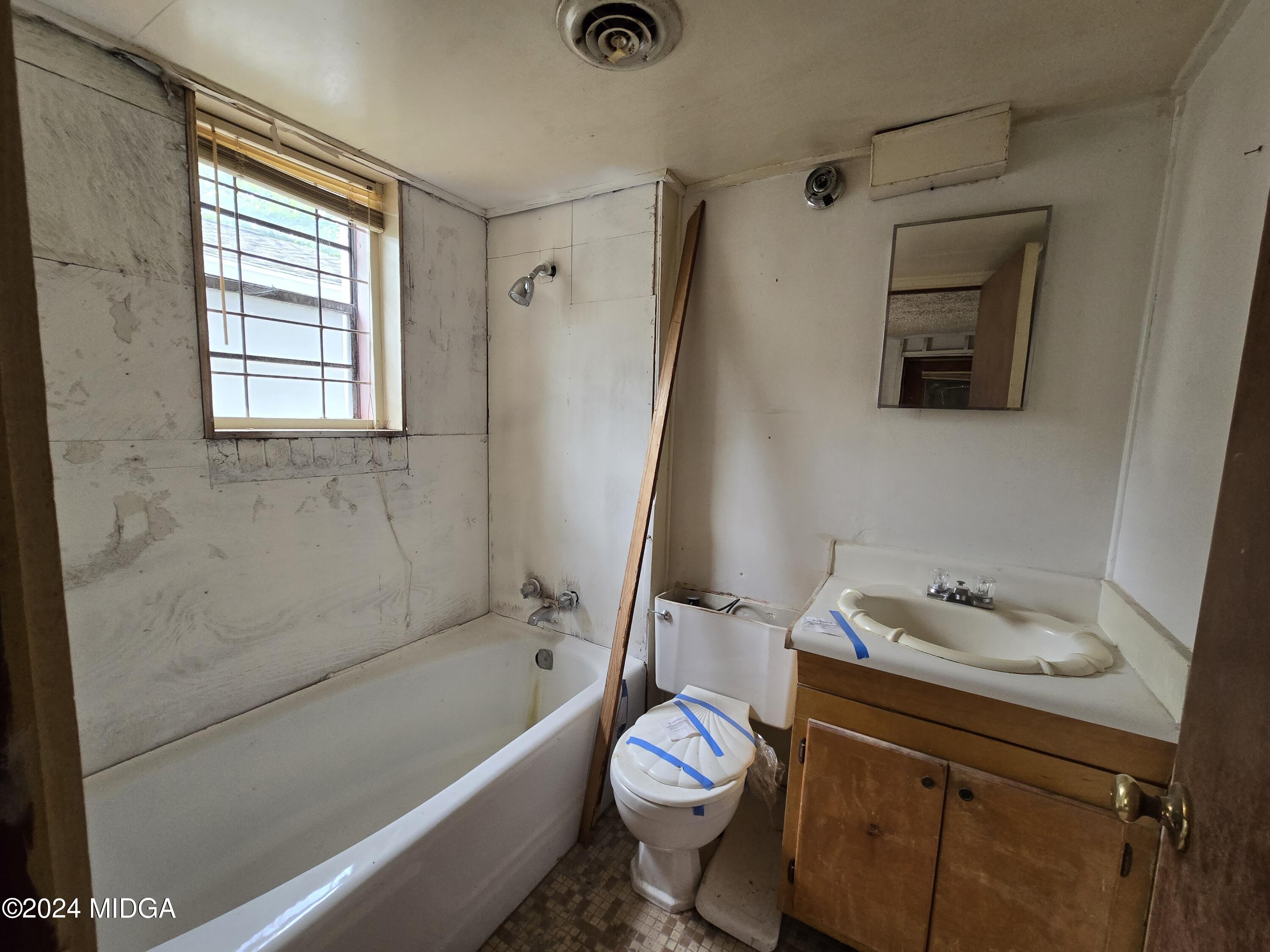 955 Ash Street Macon, GA 31201 - Photo 32 of 39 20240605_103654