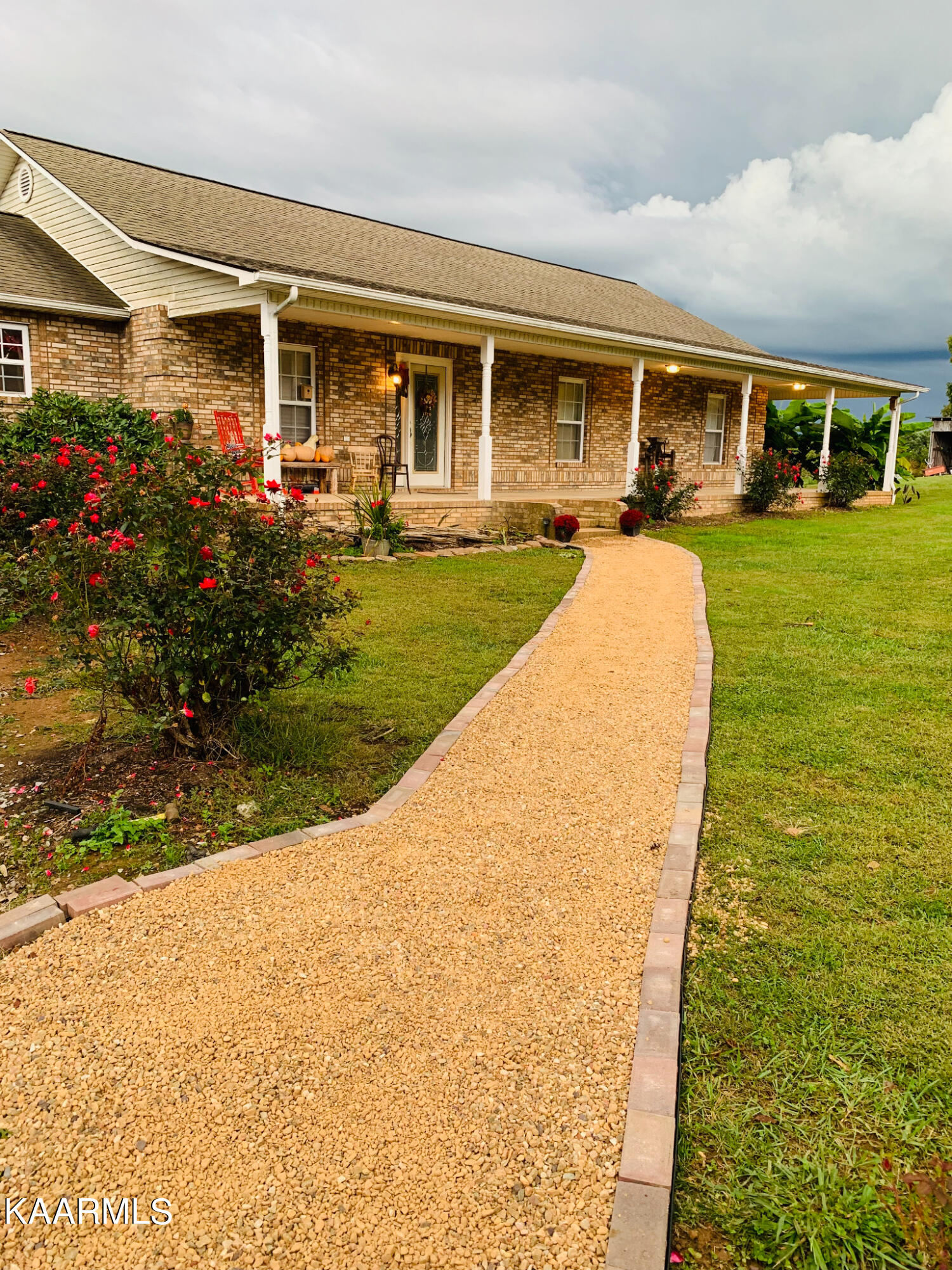 1231 Snodgrass Road New Tazewell, TN 37825 - Photo 1 of 23 00