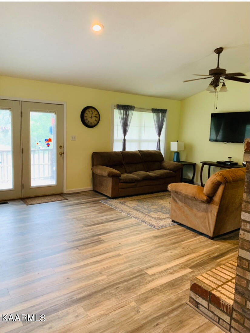 1231 Snodgrass Road New Tazewell, TN 37825 - Photo 6 of 23 05