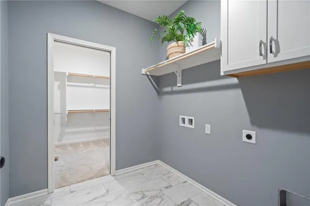 $378,795 | 119 Northwest Mulberry Court, Blue Springs, MO 64064