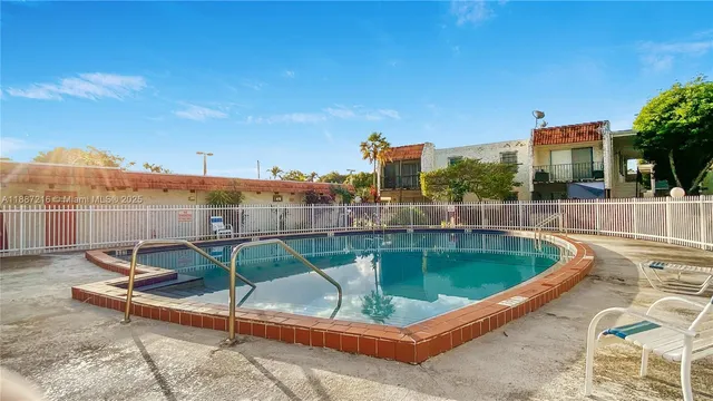 $180,000 | 8701 Southwest 141st Street, Unit B4, Palmetto Bay, FL 33176