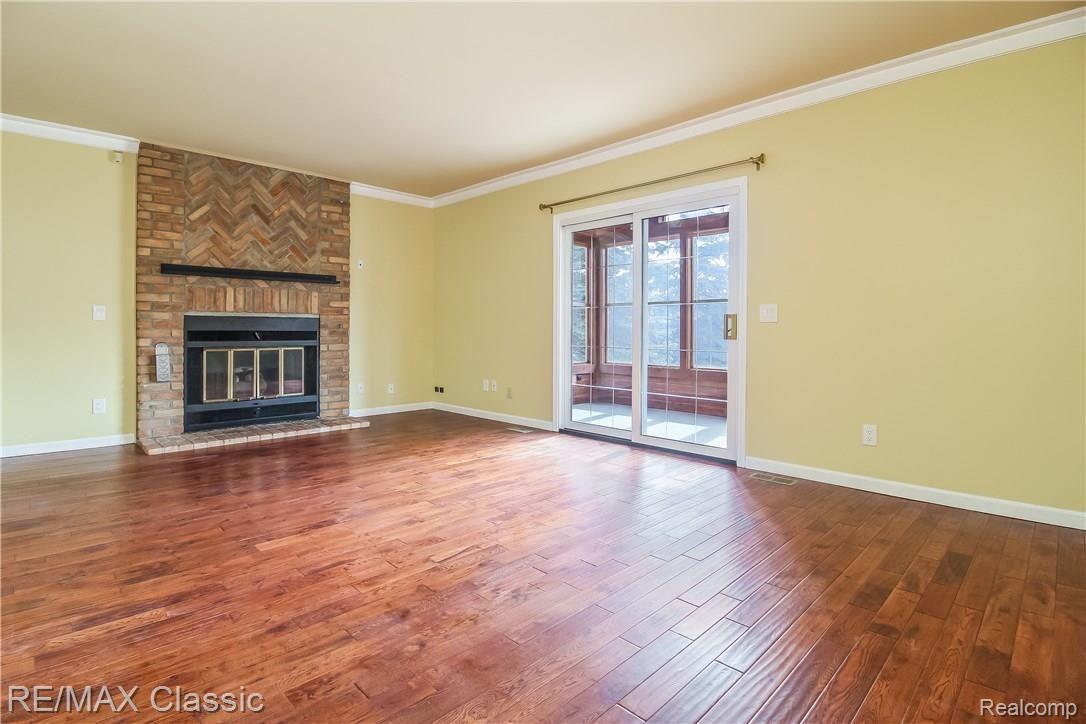 2247 Stonington Lane Rochester, MI 48306 - Photo 3 of 28 005-5353110-large.jpg