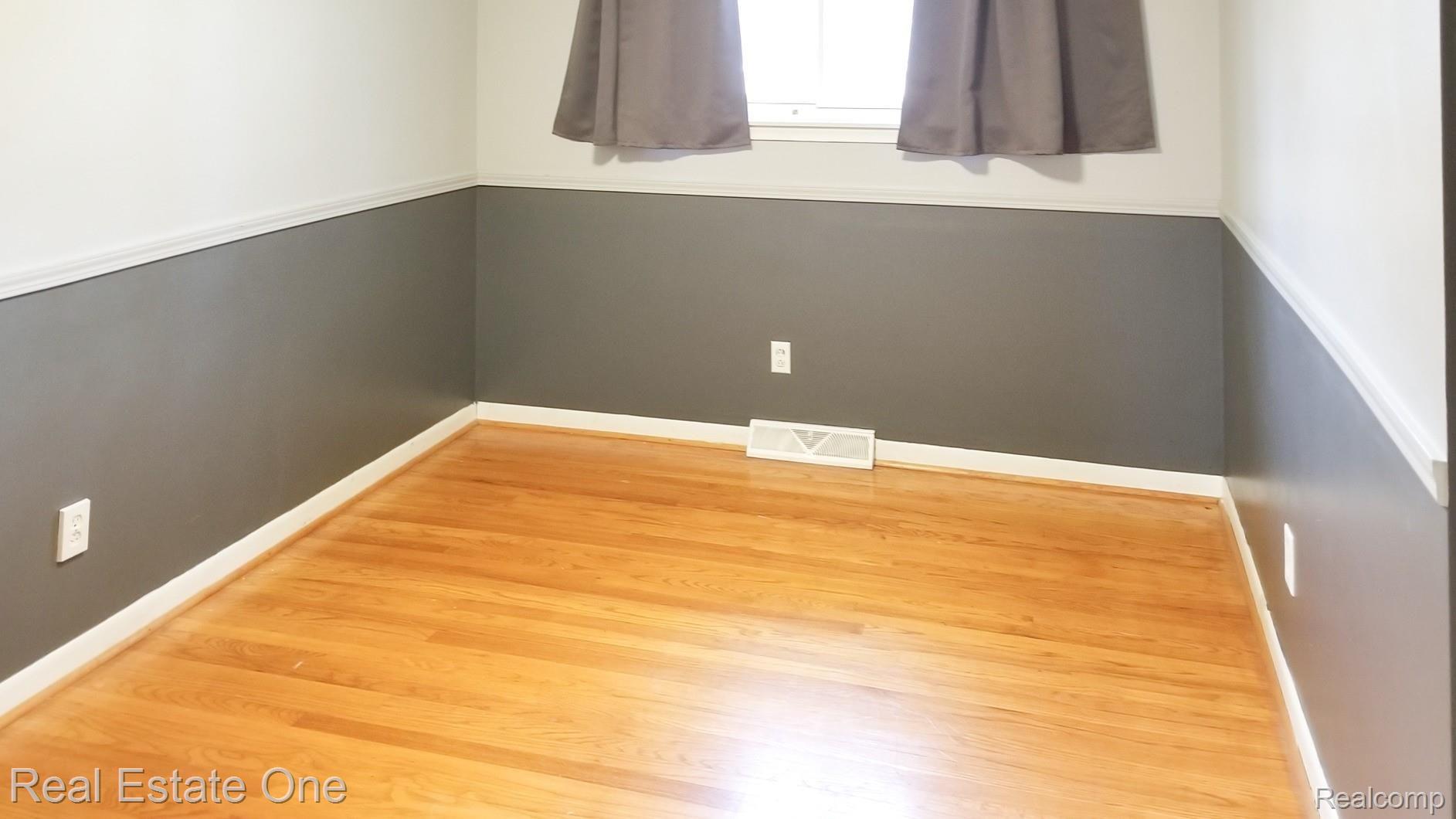 1232 Potomac Drive Rochester, MI 48306 - Photo 10 of 18 Bed Room 3.jpg