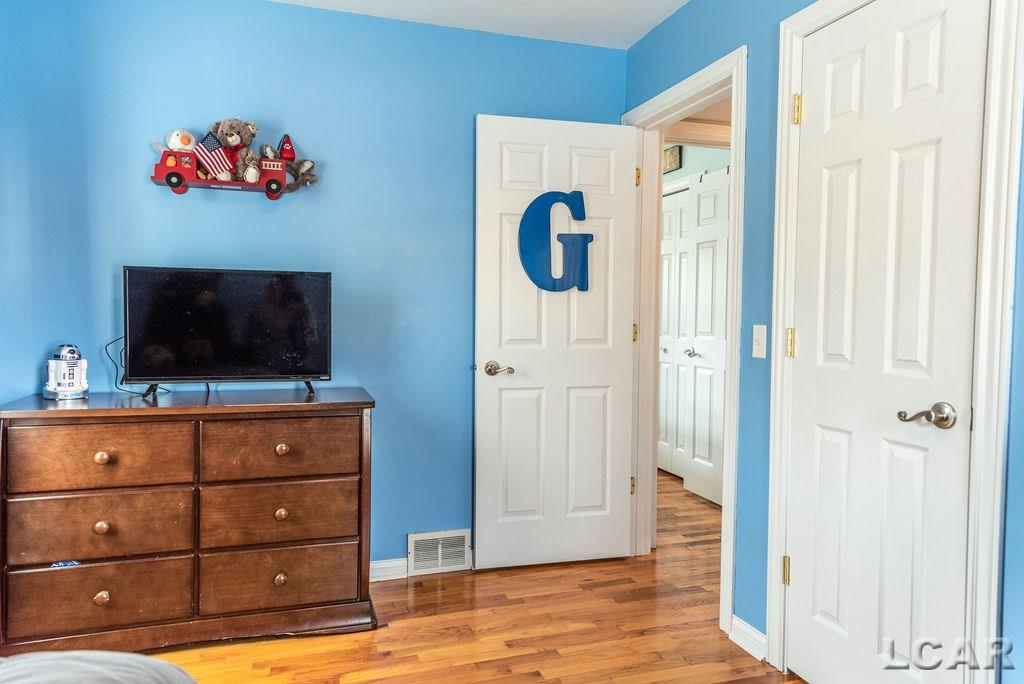 726 Loveland Road Adrian, MI 49221 - Photo 22 of 62 50007045-21.JPG