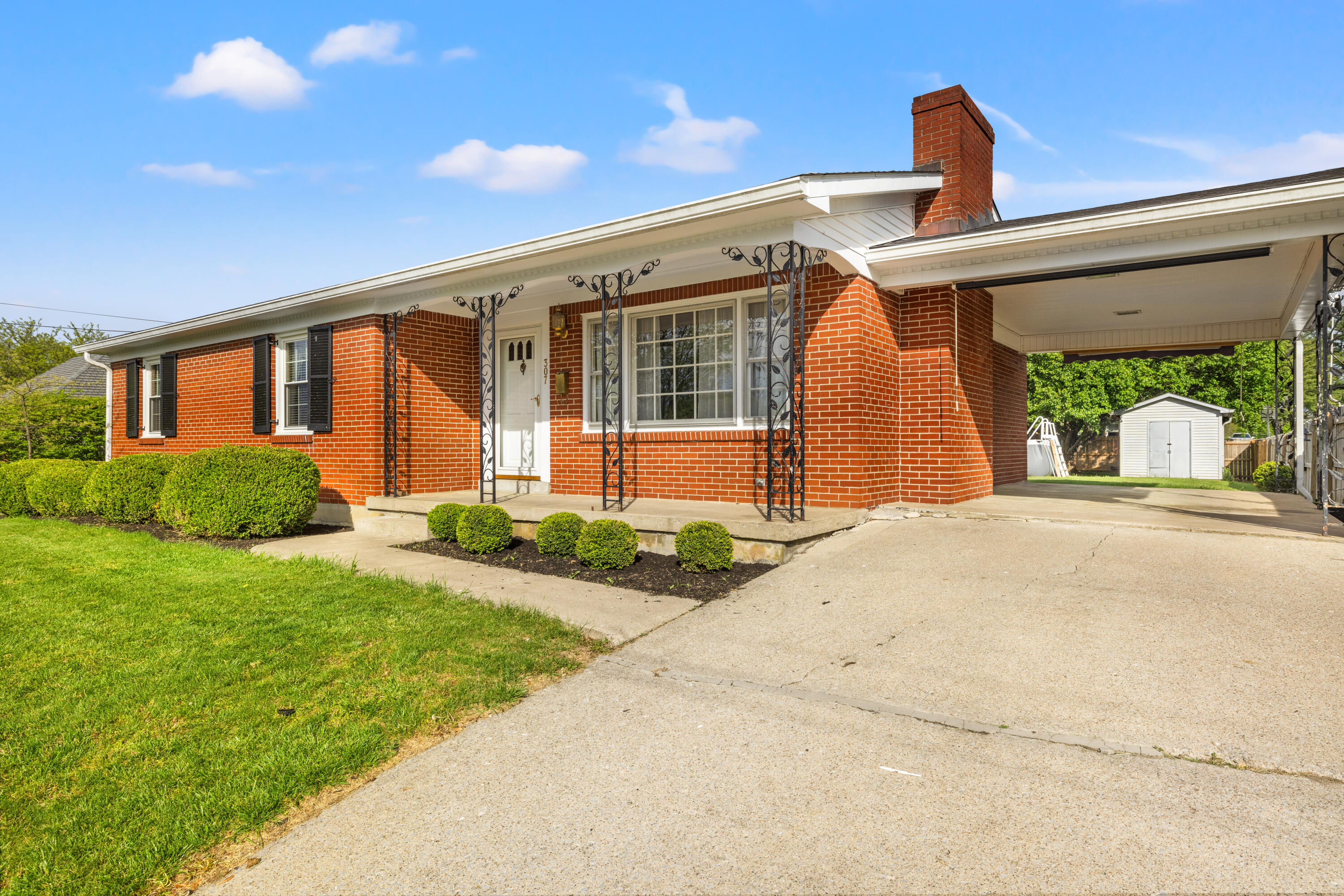 307 North Doctor Street Springfield, KY 40069 - Photo 4 of 35 1_1h4a5967