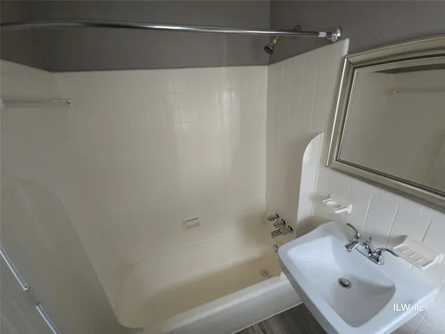 $885 | 301 Avondale Street, Unit 7, Houston, TX 77006