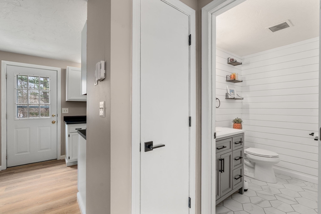 47 Plantation Road, Unit 47 Oxford, MA 01540 - Photo 13 of 30 Gallery Image 13