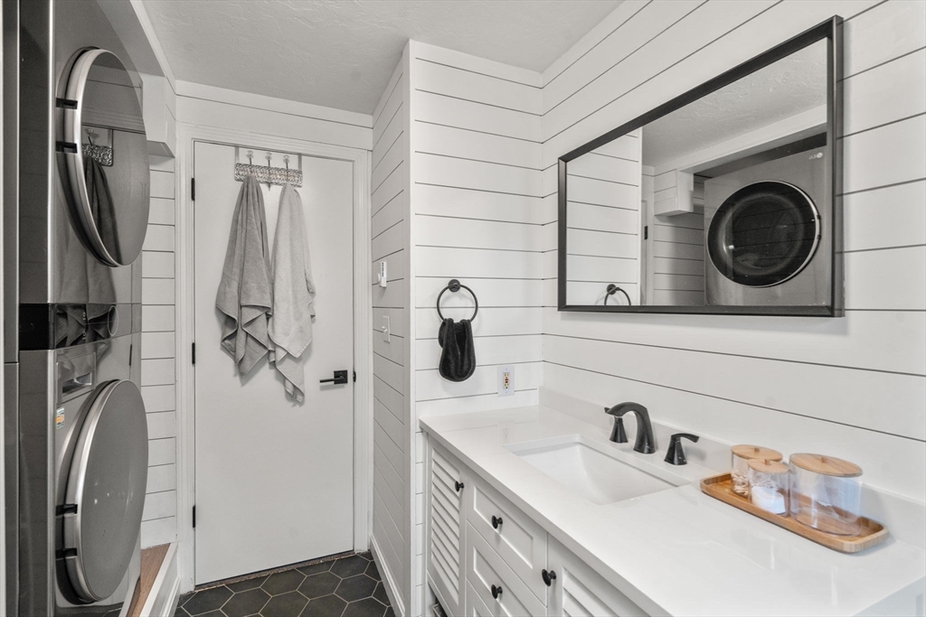 47 Plantation Road, Unit 47 Oxford, MA 01540 - Photo 17 of 30 Gallery Image 17