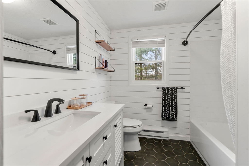 47 Plantation Road, Unit 47 Oxford, MA 01540 - Photo 18 of 30 Gallery Image 18