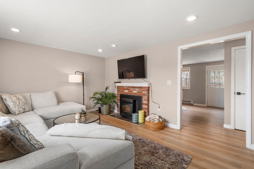 47 Plantation Road, Unit 47 Oxford, MA 01540 - Photo 9 of 30 Gallery Image 9