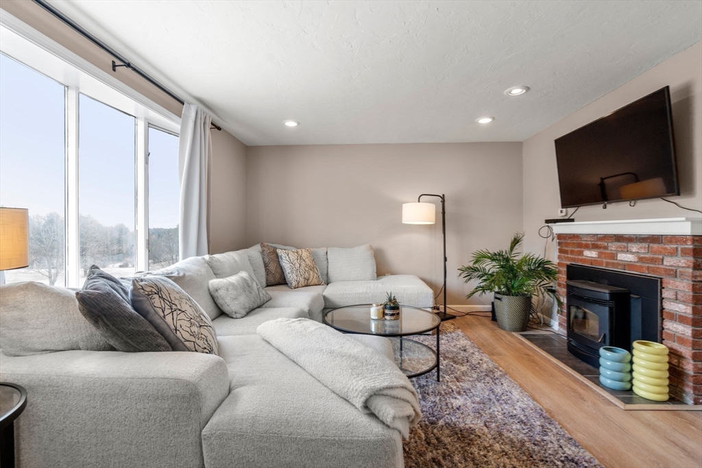 47 Plantation Road, Unit 47 Oxford, MA 01540 - Photo 10 of 30 Gallery Image 10
