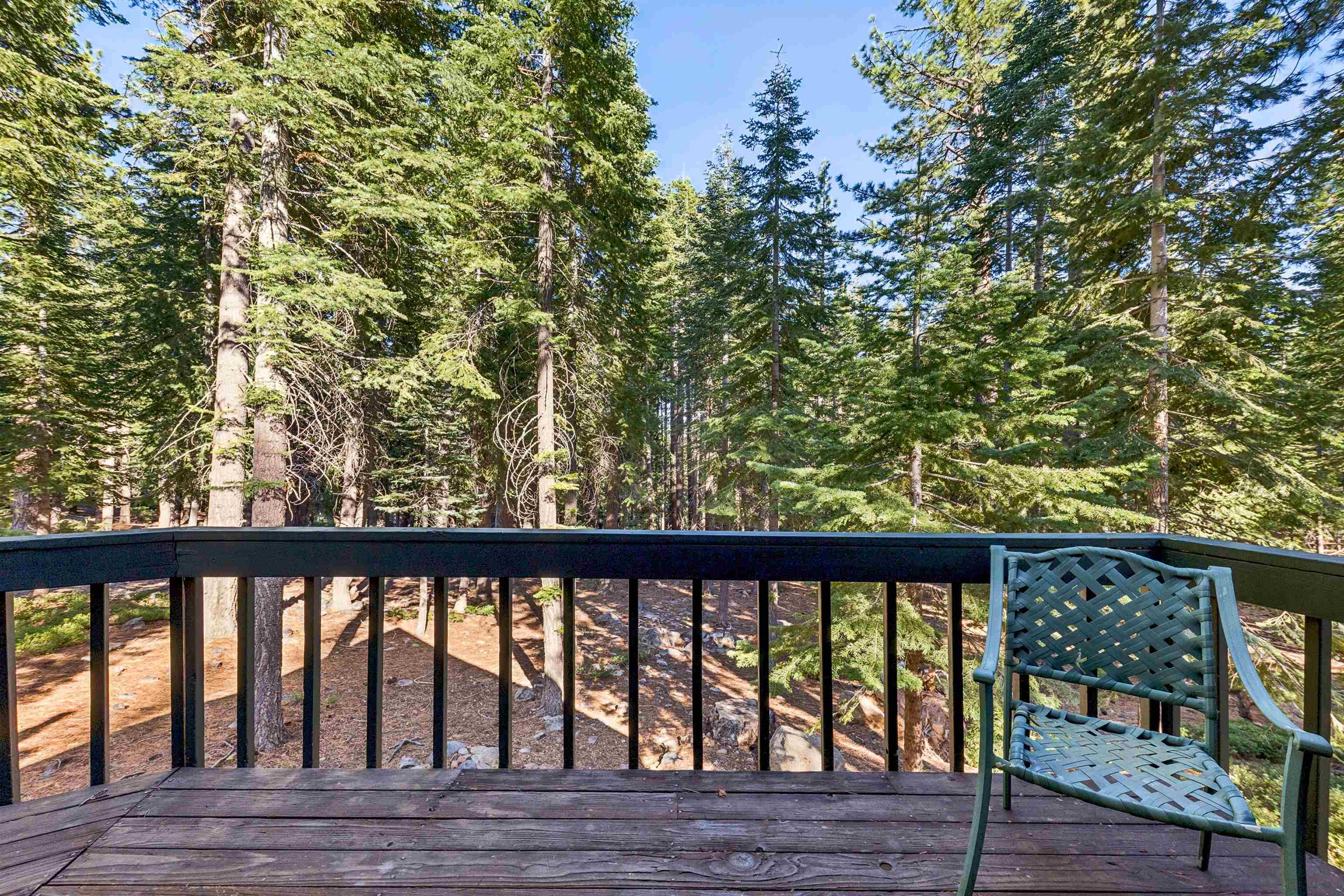 11933 Chamonix Road Truckee, CA 96161 - Photo 11 of 27