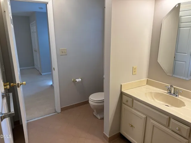 a view of empty room with window