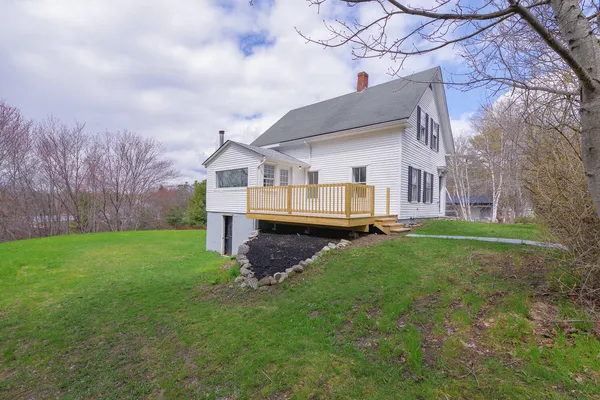 $360,000 | 1216 Main Street, Waldoboro, ME 04572