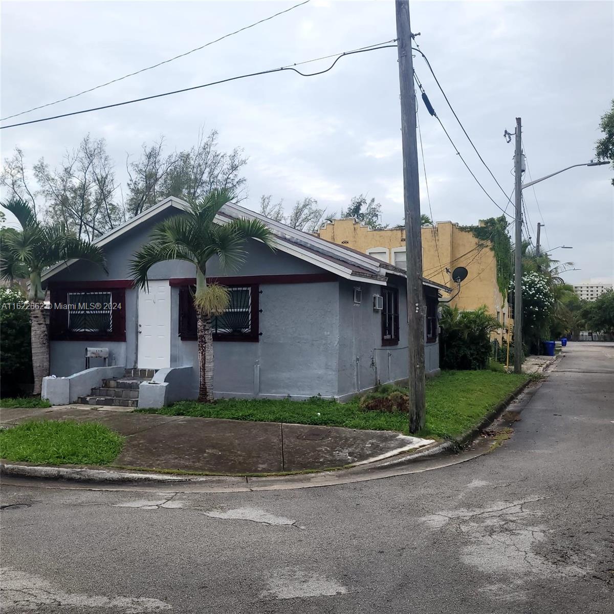 5720 Northeast Miami Pl  