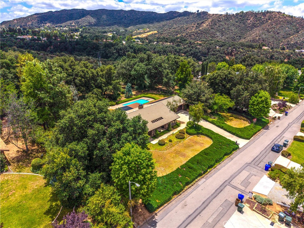 37295 Oak View Road Yucaipa, CA 92399 - Photo 54 of 59 an aerial view of residential houses with outdoor space and river