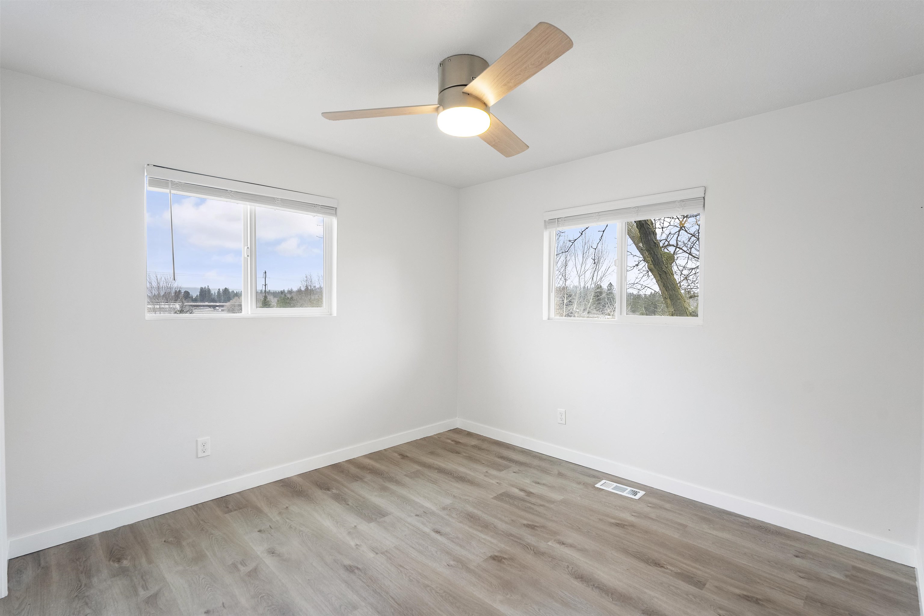 3021 East Farwell Road Mead, WA 99021 - Photo 11 of 27