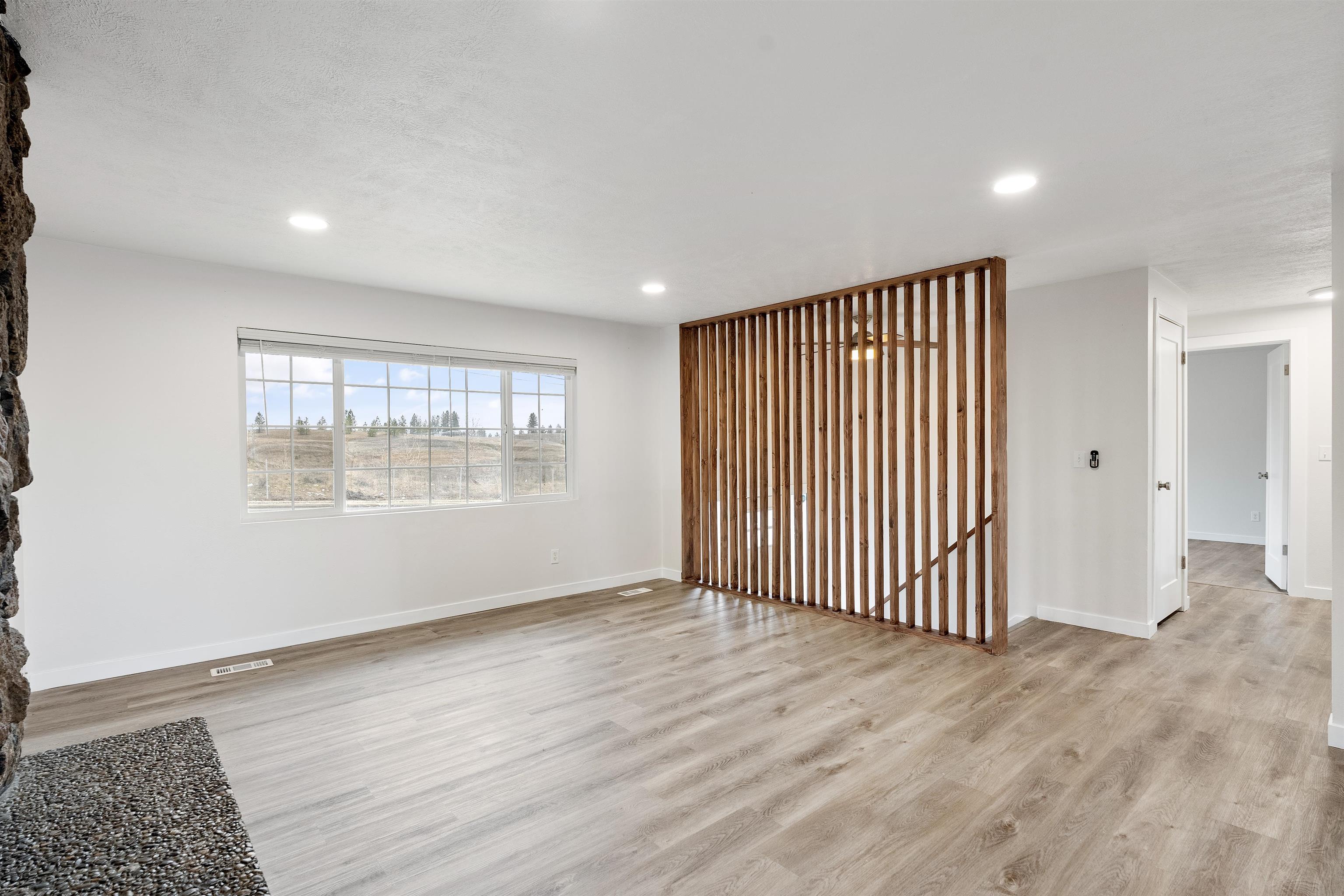 3021 East Farwell Road Mead, WA 99021 - Photo 4 of 27
