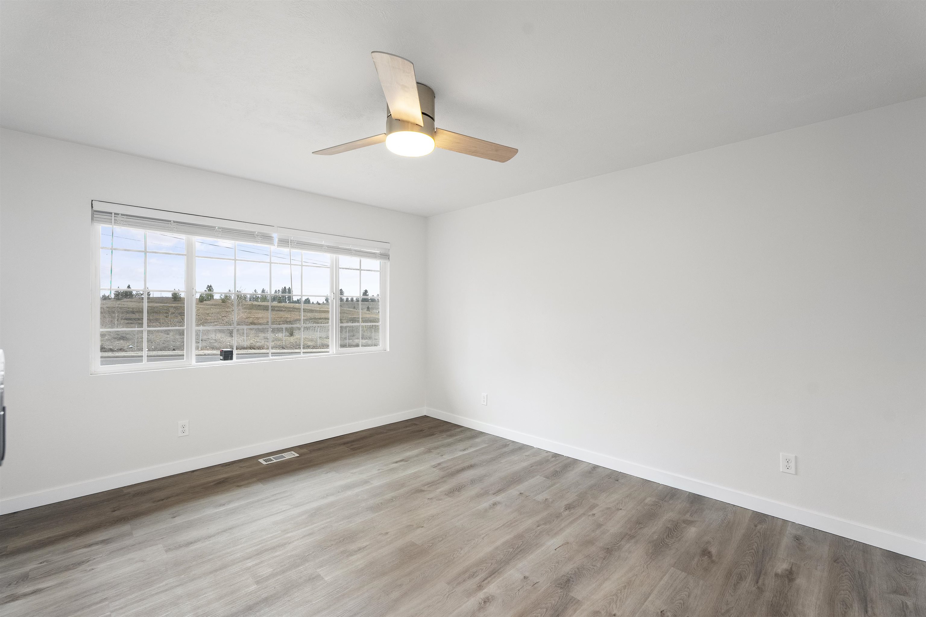 3021 East Farwell Road Mead, WA 99021 - Photo 8 of 27