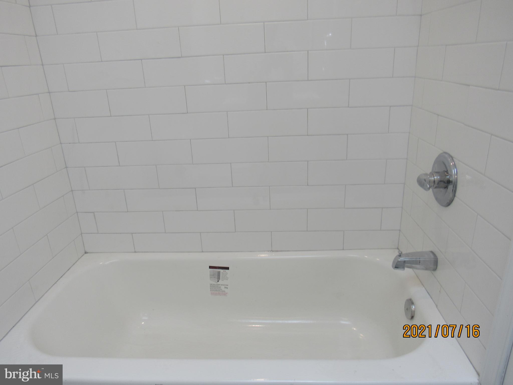 6318 Foxhill Road Philadelphia, PA 19120 - Photo 20 of 36 Main Bathroom
