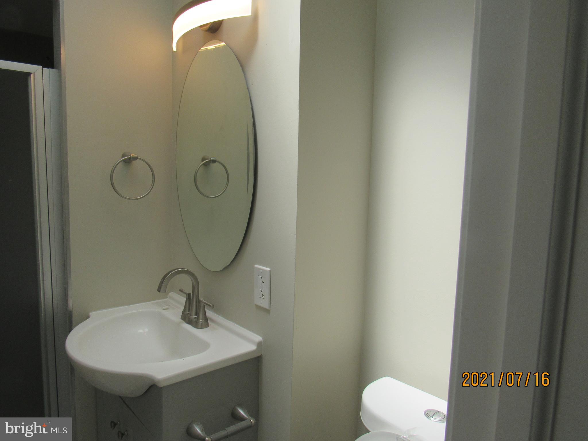 6318 Foxhill Road Philadelphia, PA 19120 - Photo 24 of 36 Bath-Master Bedroom