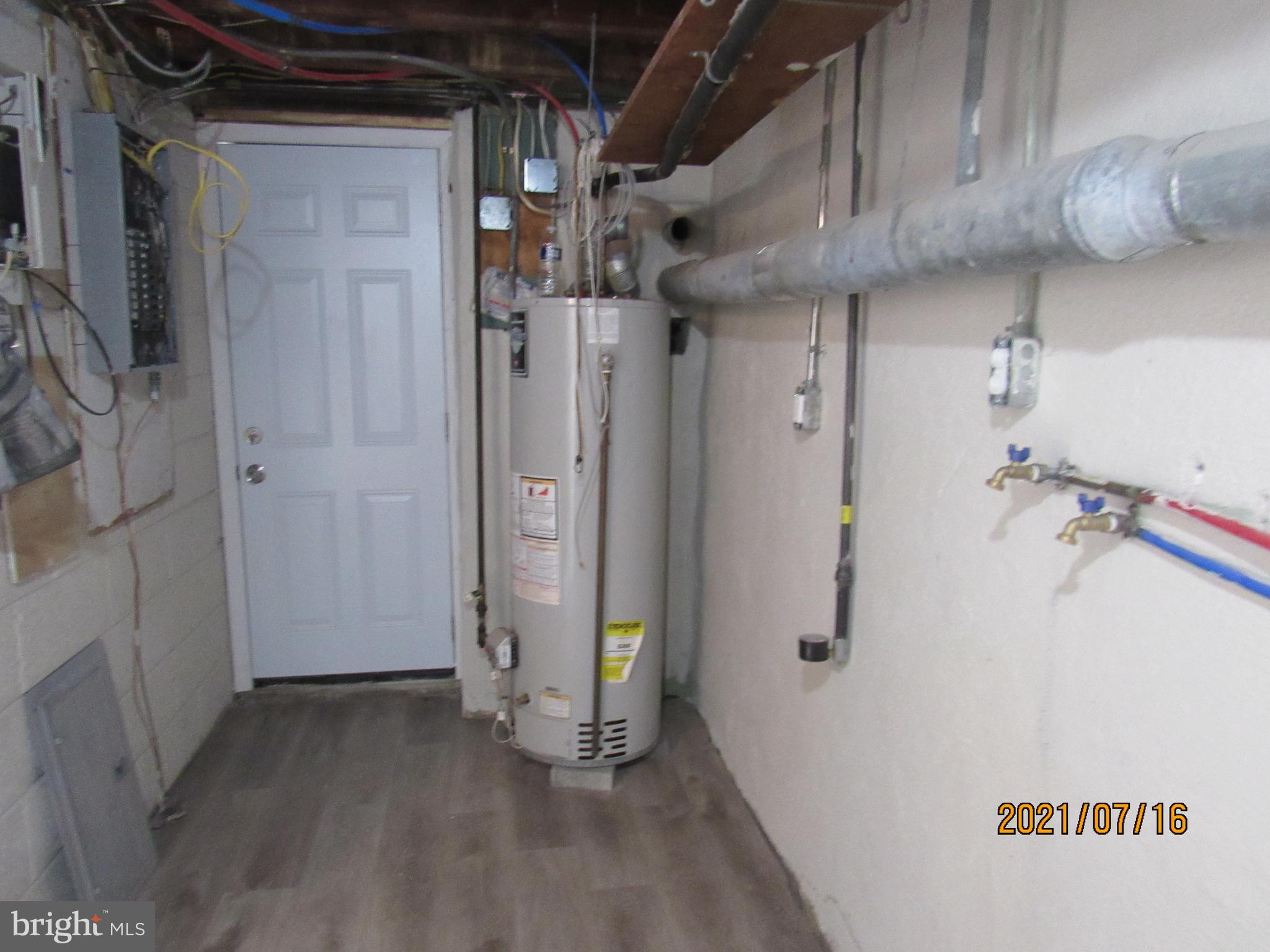 6318 Foxhill Road Philadelphia, PA 19120 - Photo 34 of 36 Laundry Hook- up