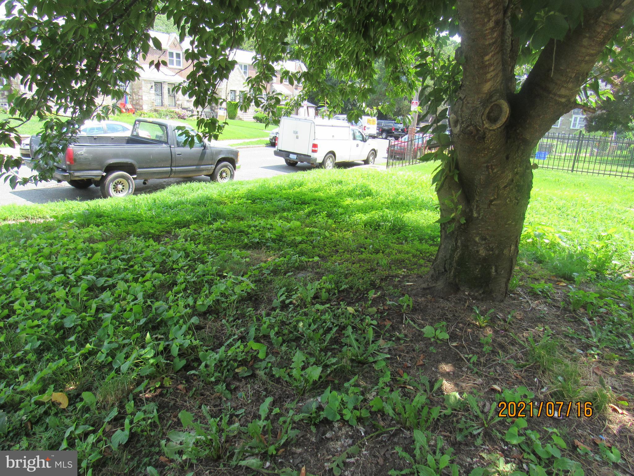 6318 Foxhill Road Philadelphia, PA 19120 - Photo 4 of 36 Front Yard