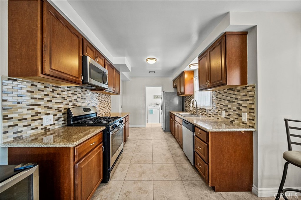 8627 Bothwell Road Northridge, CA 91324 - Photo 10 of 39