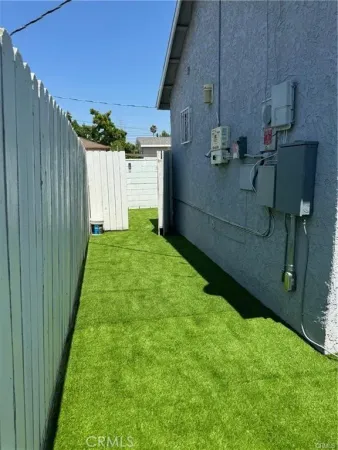 $1,890 | 6445 Tujunga Avenue, North Hollywood, CA 91606