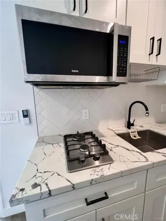 $1,890 | 6445 Tujunga Avenue, North Hollywood, CA 91606