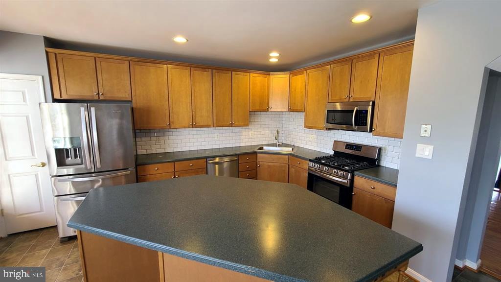 43774 Smith Ferry Square Leesburg, VA 20176 - Photo 2 of 6 Kitchen