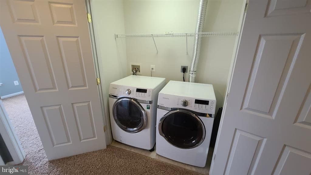 43774 Smith Ferry Square Leesburg, VA 20176 - Photo 5 of 6 Washer / Dryver