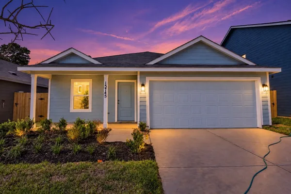 $1,875 | 15745 Plum Brk Drive, Conroe, TX 77303