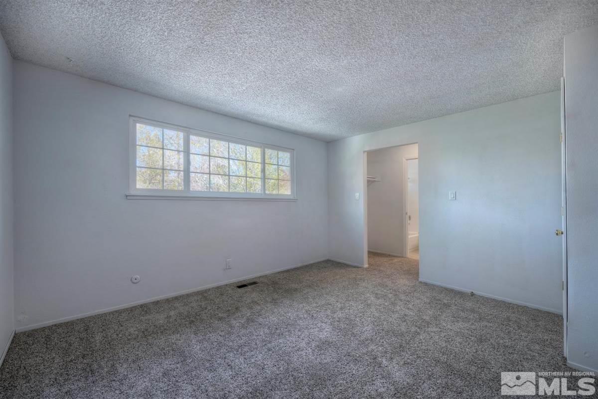1645 Wyoming Avenue Reno, NV 89503 - Photo 17 of 28 an empty room with windows