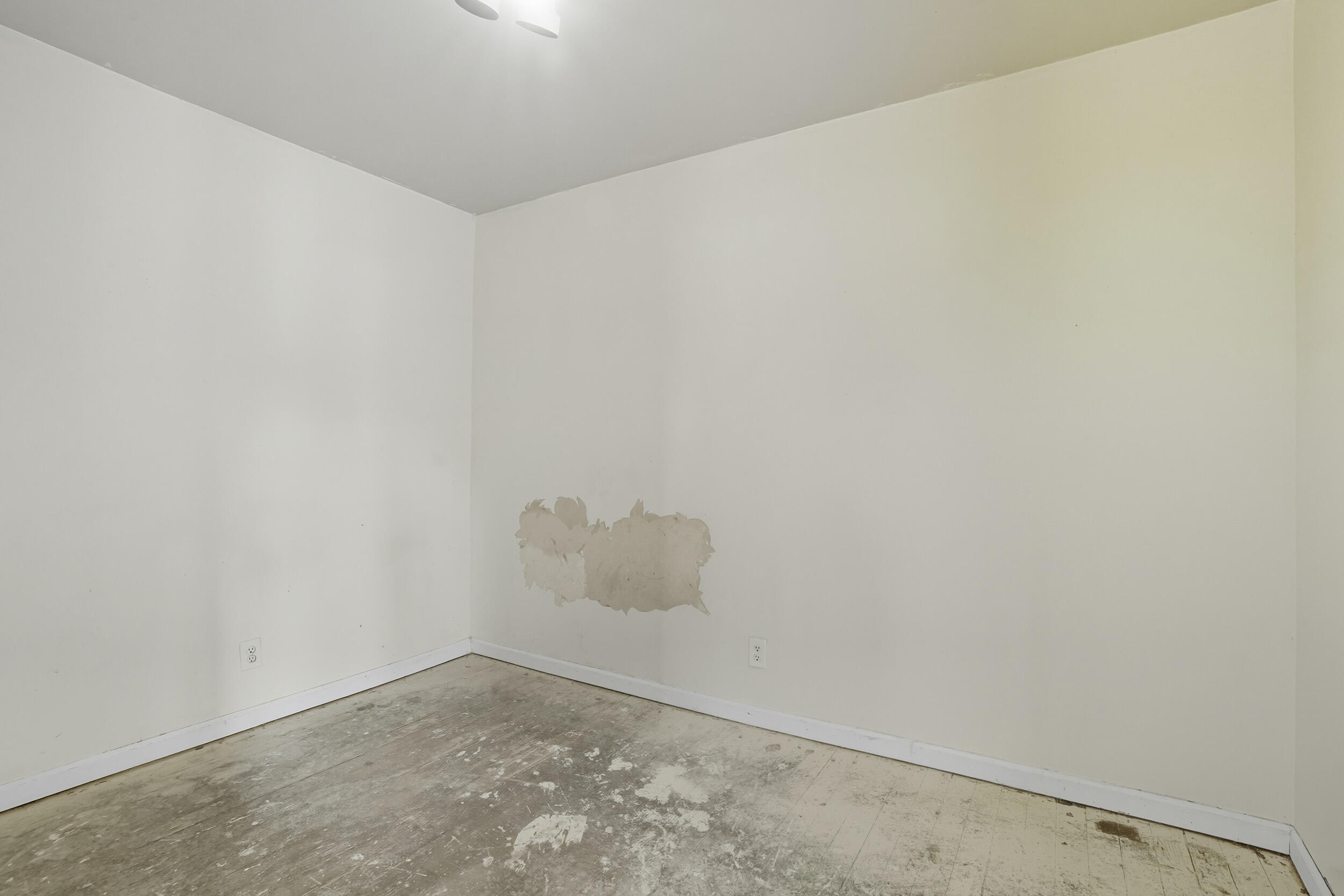 4001 Virginia Street Gary, IN 46409 - Photo 8 of 12 a view of room