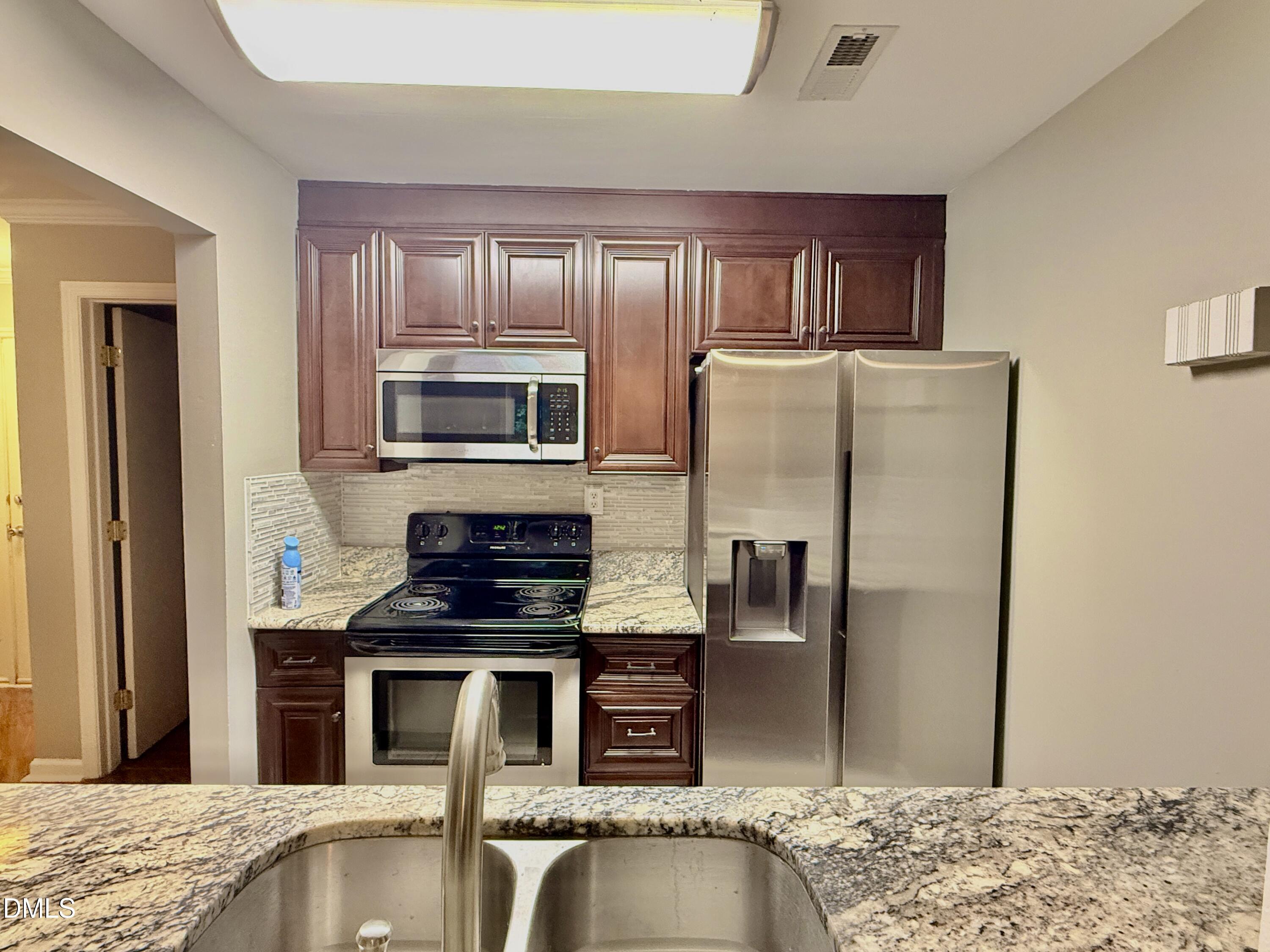3619 Mill Run Raleigh, NC 27612 - Photo 9 of 23