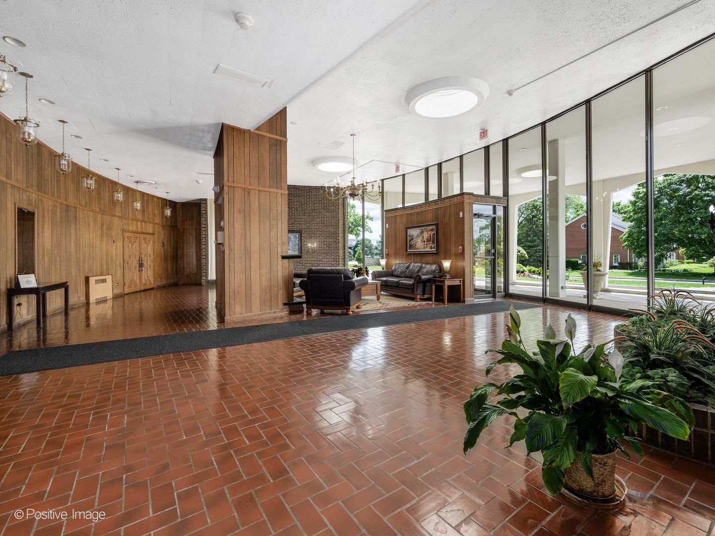 40 North Tower Road, Unit 5A Oak Brook, IL 60523 - Photo 5 of 29