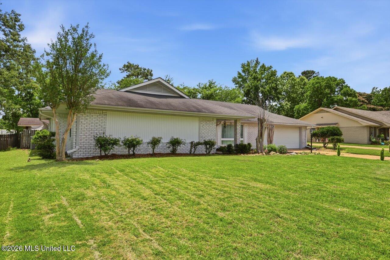 300 Church Street Clinton, MS 39056 - Photo 2 of 34 02-300 Church St _ Hometoursms.com