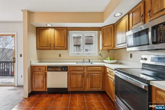 $429,999 | 70 River Road, Unit C003, Clifton, NJ 07014