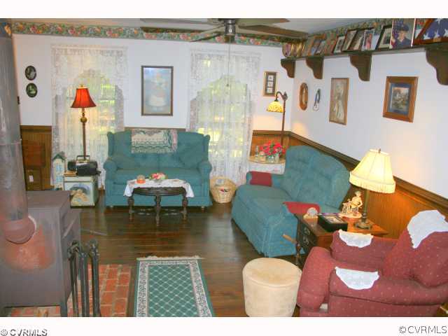 2781 Genito Road Powhatan, VA 23139 - Photo 4 of 12 Living Room