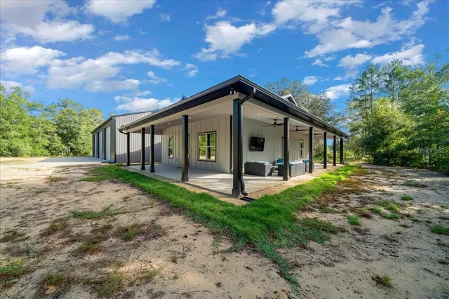 $625,000 | 252 Malauka Road, Ocklawaha, FL 32179