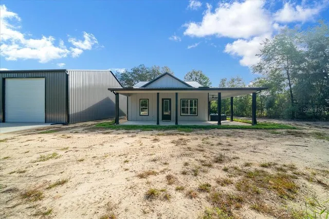 $625,000 | 252 Malauka Road, Ocklawaha, FL 32179