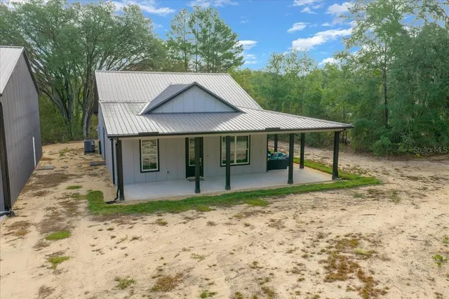 $625,000 | 252 Malauka Road, Ocklawaha, FL 32179