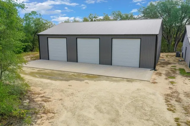 $625,000 | 252 Malauka Road, Ocklawaha, FL 32179