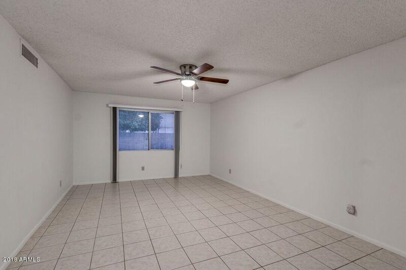 4402 West Calavar Road Glendale, AZ 85306 - Photo 11 of 29 IMG_2732