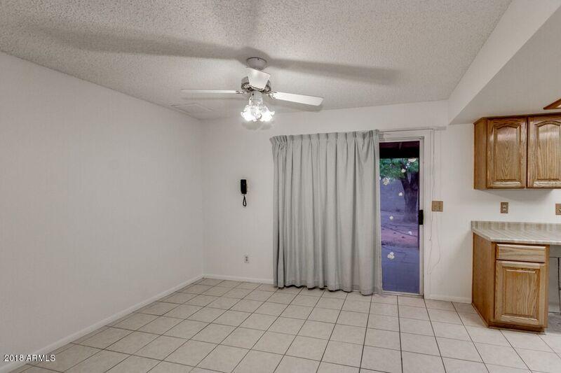 4402 West Calavar Road Glendale, AZ 85306 - Photo 10 of 29 IMG_2731