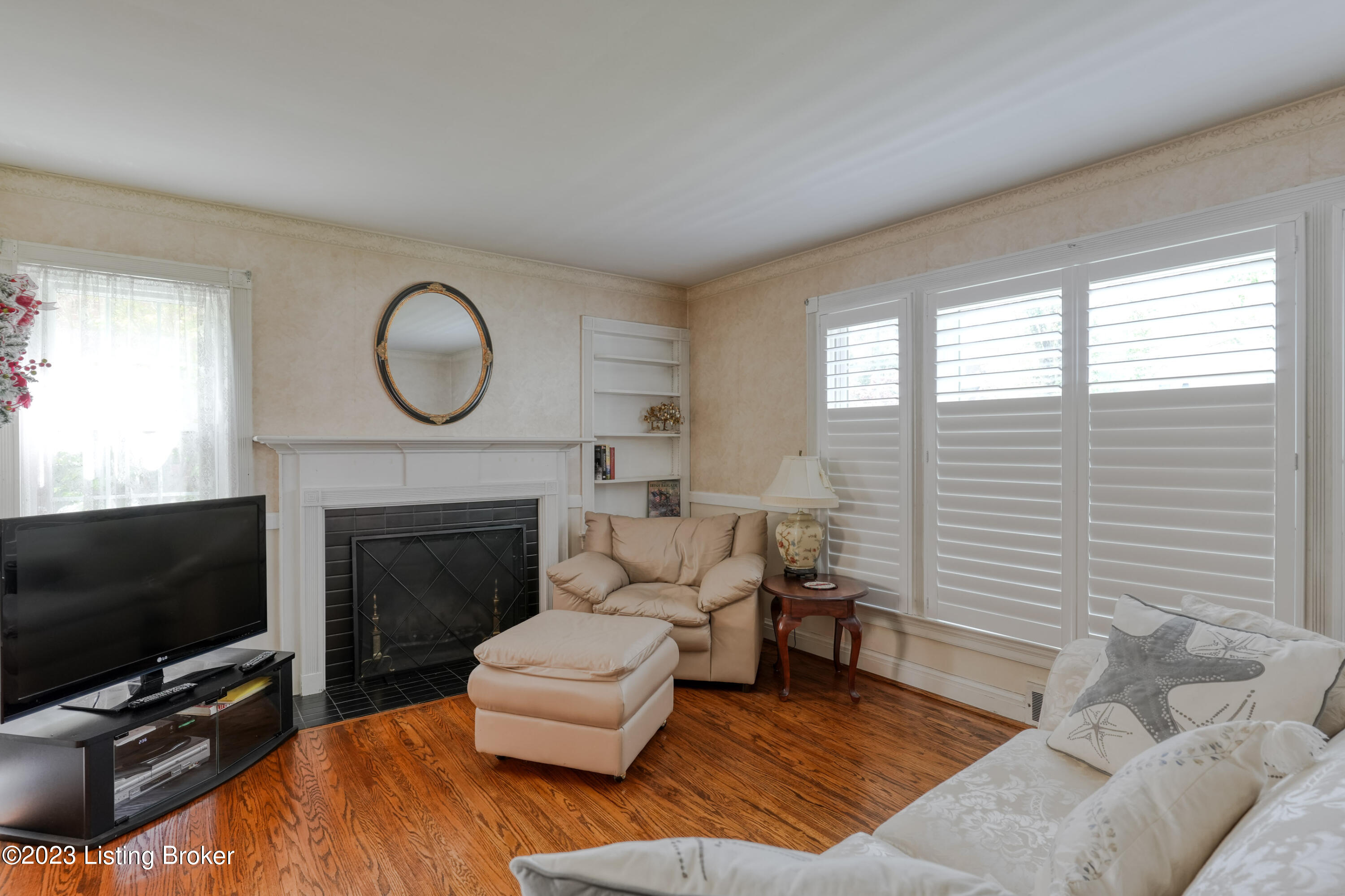 121 Don Allen Road Louisville, KY 40207 - Photo 5 of 37 010 - 20230419 06779