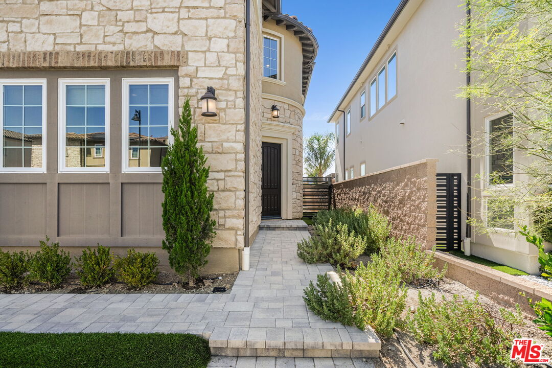 11955 Carabela Court Porter Ranch, CA 91326 - Photo 4 of 53