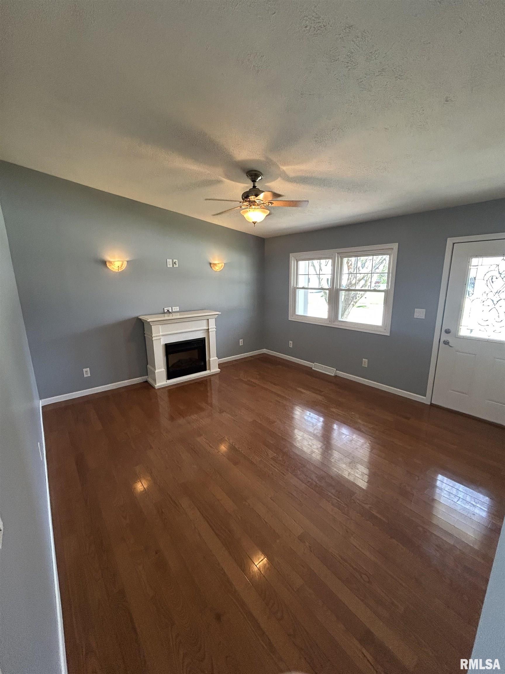 3921 Gooseneck Drive Springfield, IL 62707 - Photo 5 of 27 Gallery Image 5